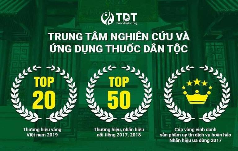 Trung tâm Thuốc dân tộc được trao tặng nhiều giải thưởng danh giá