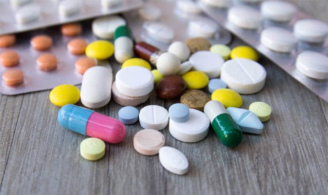 Đau dạ dày có nên uống thuốc giảm đau?