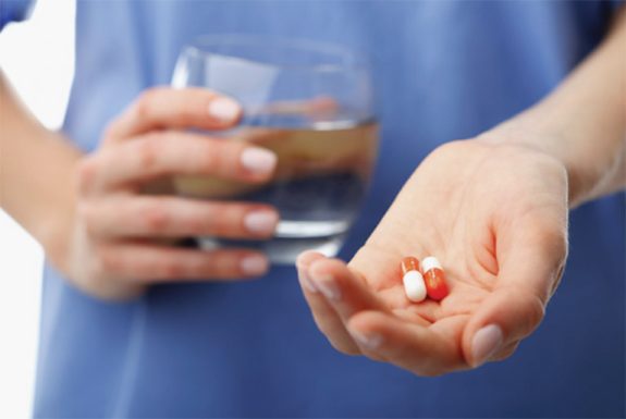 Lưu ý khi dùng thuốc uống trị nhiệt miệng