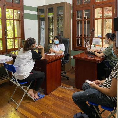 Bệnh nhân tin tưởng tìm đến BS Tuyết Lan cả ngoài đời thật và trên mạng xã hội ngày càng đông